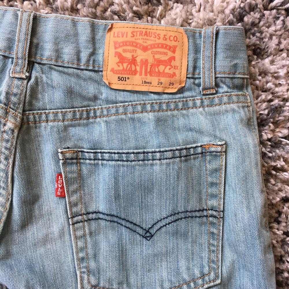 VTG High Waisted 501 Levi Shorts - Picture 5 of 5